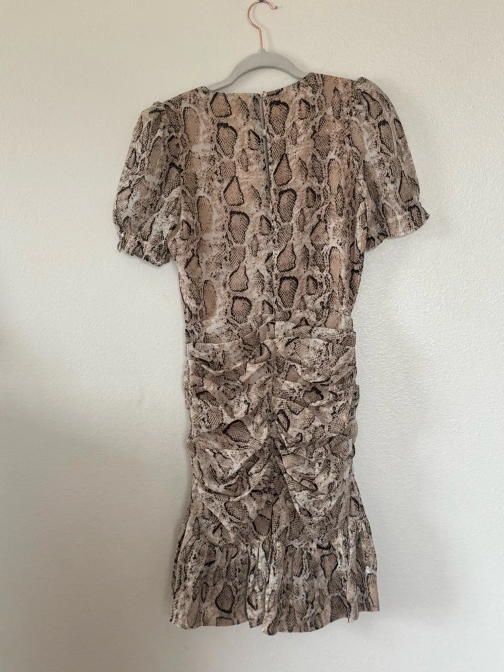 Walter Baker Dusty Python Treyton Dress Faux Wrap Puff Sleeve Tan 4 NEW $228 - Picture 4 of 7